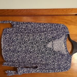 Anne Carson Navy Floral Tie-Sleeve Blouse -Size XL